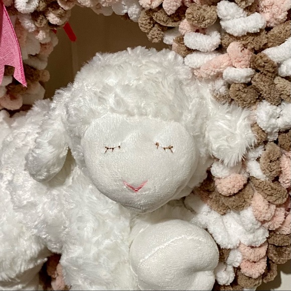 Gund Lamb Soft Loop Yarn Wreath - Picture 3 of 3